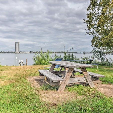 Spacious Kemah Clear Lake Home With Porch And Fire Pit Exterior foto