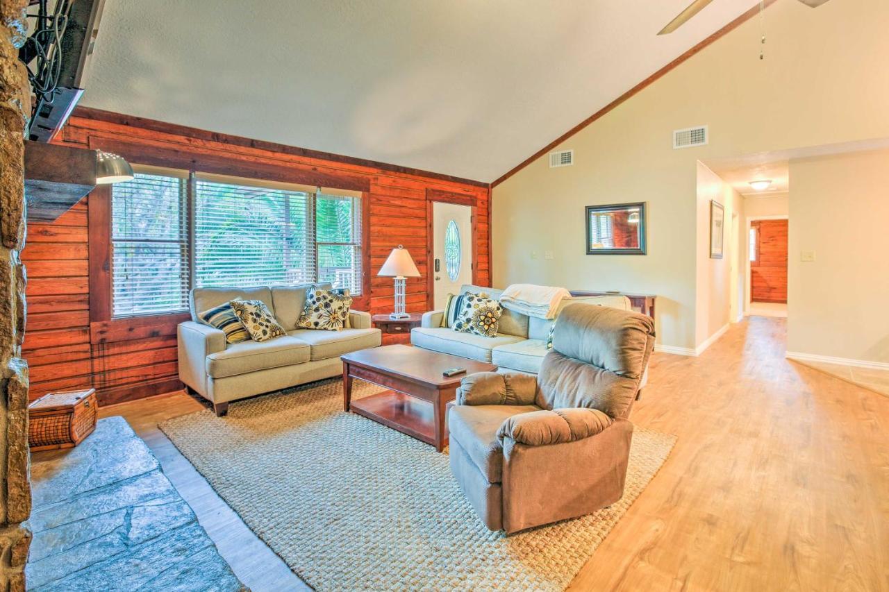 Spacious Kemah Clear Lake Home With Porch And Fire Pit Exterior foto