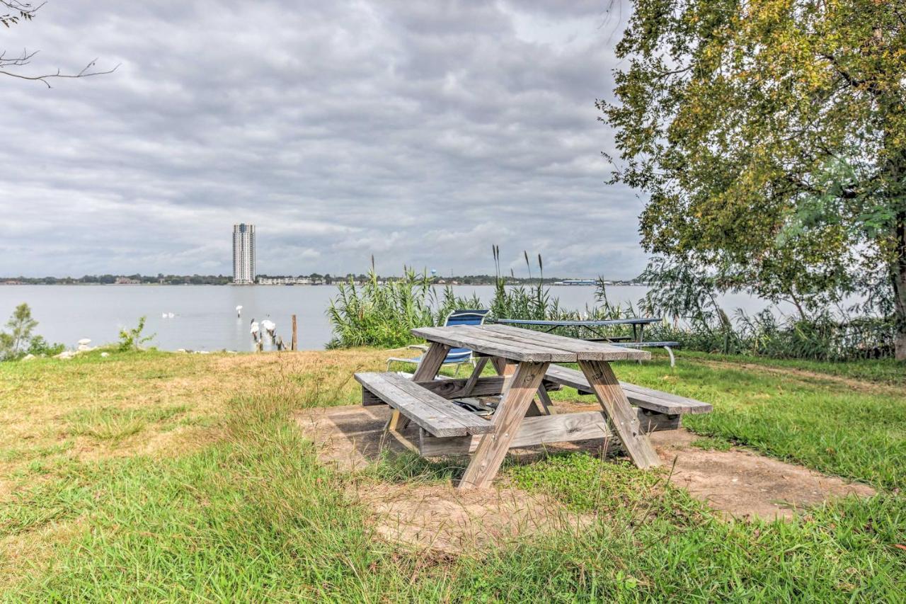 Spacious Kemah Clear Lake Home With Porch And Fire Pit Exterior foto