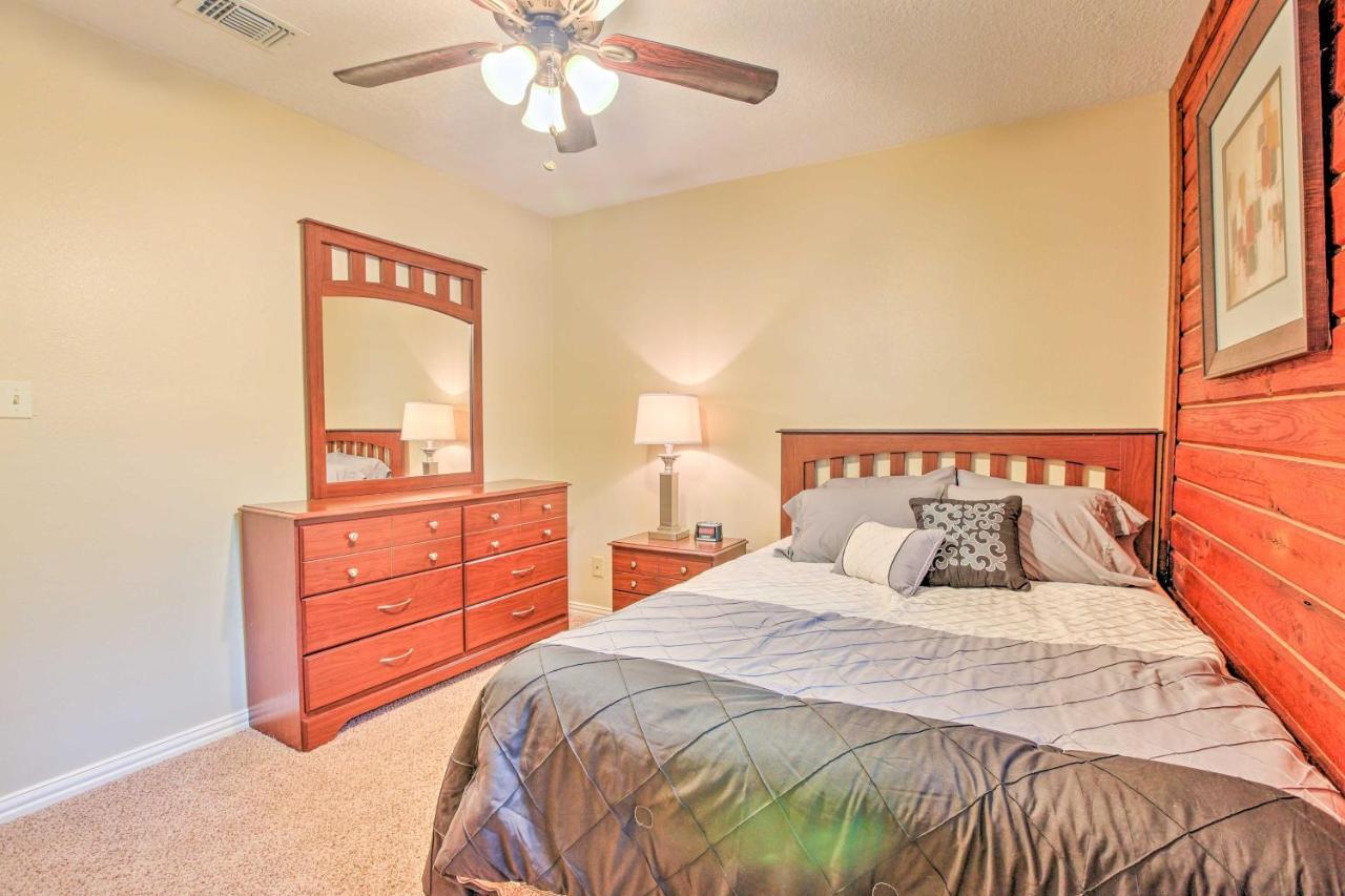 Spacious Kemah Clear Lake Home With Porch And Fire Pit Exterior foto