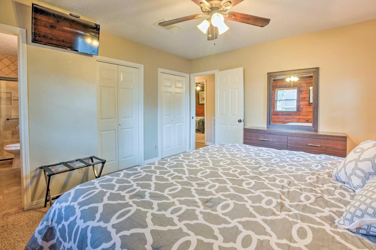 Spacious Kemah Clear Lake Home With Porch And Fire Pit Exterior foto